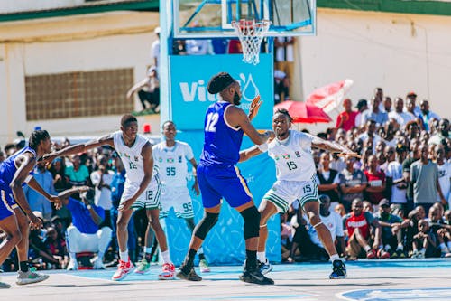 布伦森85次30+跃居队史第四，轰33分率尼克斯血洗爵士